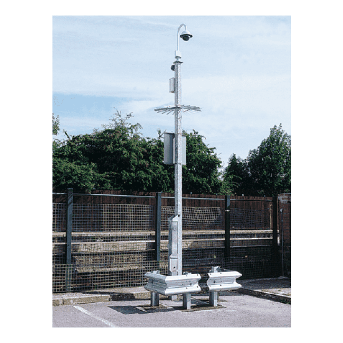 Altron ACC4PM 9m Tilt Down Direct Burial Column