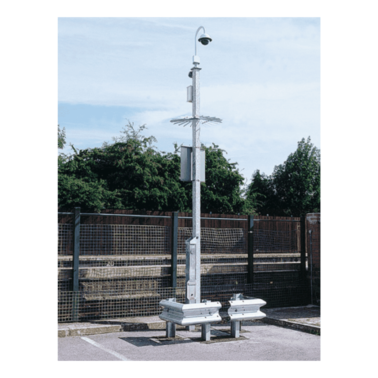 Altron ACC4PM 9m Tilt Down Direct Burial Column